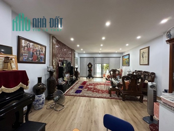 Bán Gấp nhà Trung Tâm Cầu Giấy, Phân Lô, Ô tô Tránh, Kinh doanh, Văn Phòng 65m x MT 5m