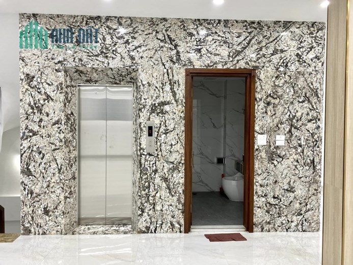 Bán Gấp nhà Trung Tâm Cầu Giấy, Phân Lô, Ô tô Tránh, Kinh doanh, Văn Phòng 65m x MT 5m