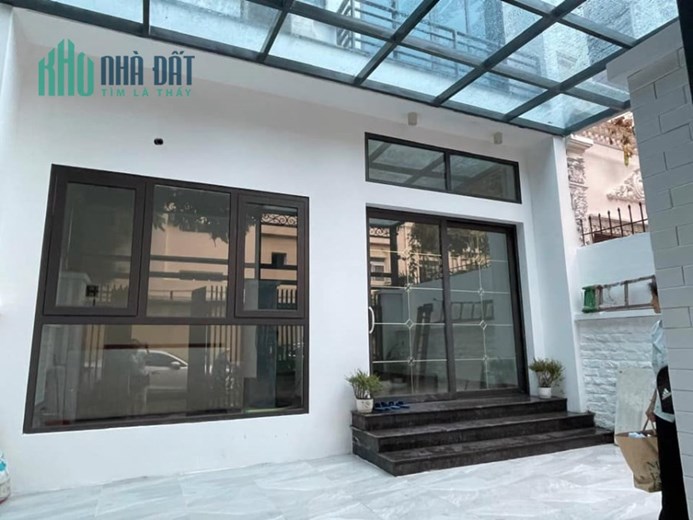 Bán nhà Dịch Vọng 53m2-4 tầng-8 tỉ hơn-gara ô tô-kinh doanh sầm uất