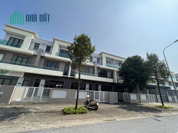 Bán nhà phố 3 tầng 120m2 trục 26m Centa City VSIP chỉ hơn 6.x tỷ 0989558302
