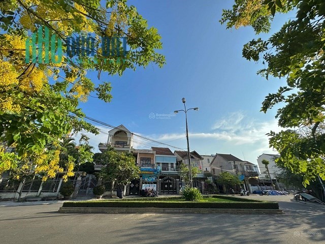 Cần bán villa 10 phòng ngủ trung tâm Hội An
