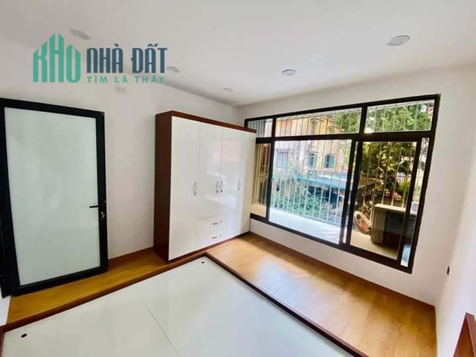 Bán Căn Hộ Tập Thể Phố Yên Ninh - Ba Đình 55m2 , 2 phòng ngủ đầy đủ công năng, giá đầu tư chỉ 1,95
