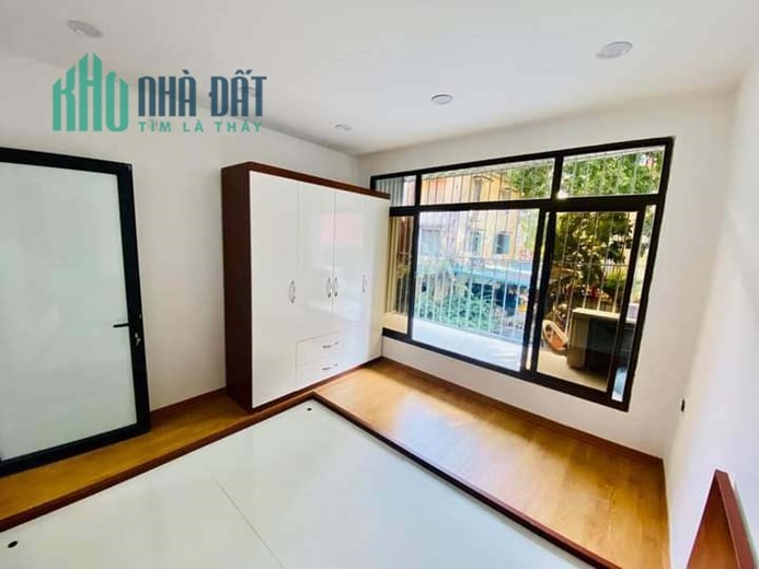Bán Căn Hộ Tập Thể Phố Yên Ninh - Ba Đình 55m2 , 2 phòng ngủ đầy đủ công năng, giá đầu tư chỉ 1,95