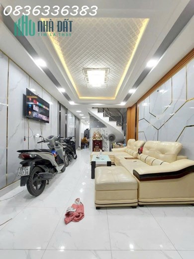 Bán nhà 3 tầng trung tâm thị trấn Nhà Bè, 51m2 vuông vức đầy đủ tiện ích chỉ 3.8T