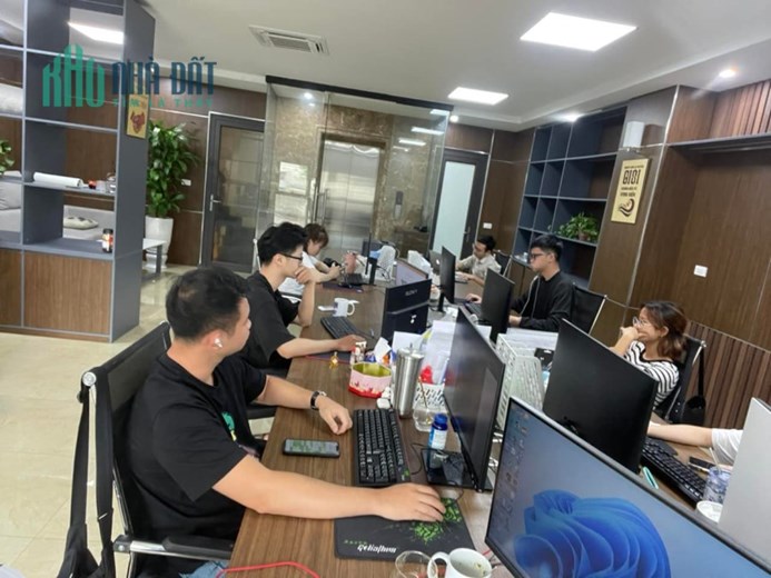 Bán tòa VP mặt phố Khuất Duy Tiến 72m 9 tầng MT7.2m thang máy thông sàn hiện đại vỉa hè 6m giá 39.9
