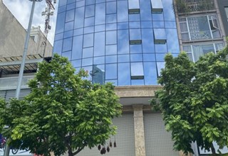Bán toà nhà mặt phố VIP 11 tầng Nguyễn Văn Huyên Dt 398m2 Mt 12m. Giá: 260 tỷ