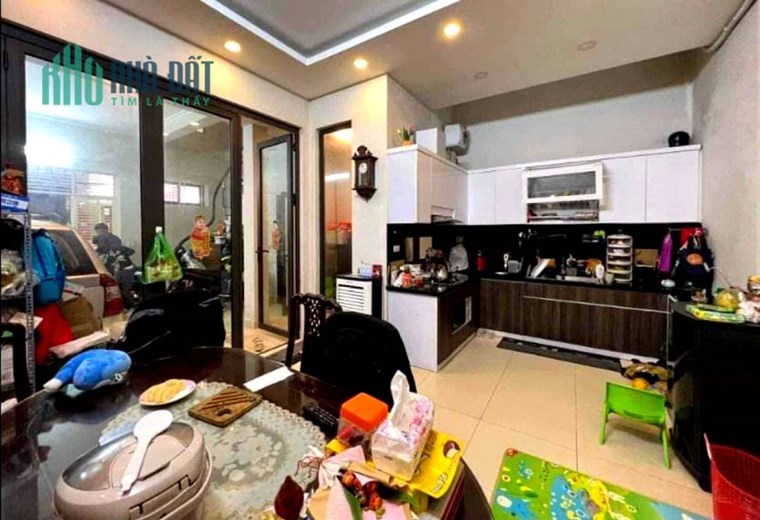 Bán Nhà Phân Lô Phố Trần Quang Diệu Quận Đống Đa. 60m Xây 5 Tầng Mặt Tiền 6m Nhỉnh 16 Tỷ. Cam Kết