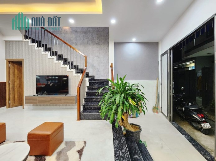 Nhà 3 tầng  2 mặt kiệt trước sau K339 trường chinh, p. An khê,q. thanh khê , đà nẵng.