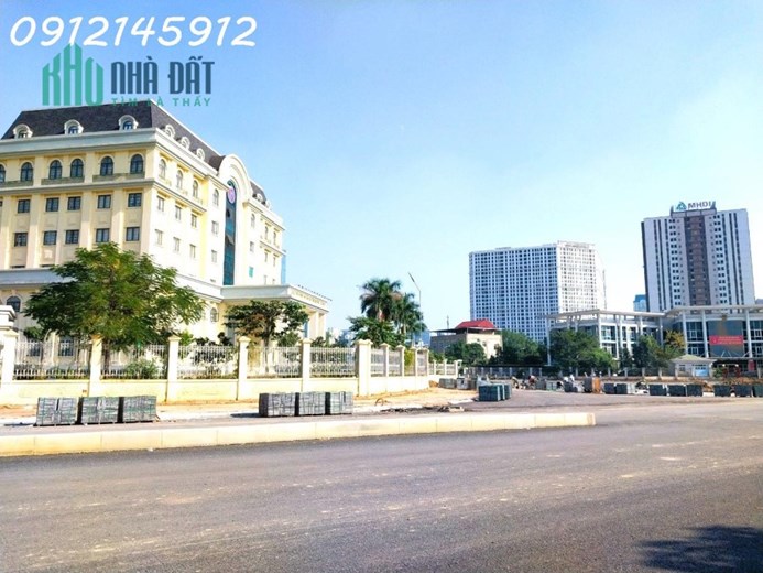 Bán nhà Mặt Phố MỸ ĐÌNH, Lô góc, Ô tô, KD vô địch 36m, giá chỉ 7 tỷ 98