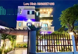 Ngộp! Biệt Thự  Sân Vườn 240m2,  TT HÓC MÔN - 3 tầng tặng nội thất, chỉ 9.1 tỷ