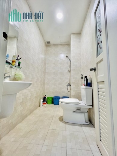 BÁN NHÀ HXH THÔNG 3TẦNG 4Mx18M ĐƯỜNG LÊ VĂN QUỚI QUẬN BÌNH TÂN.