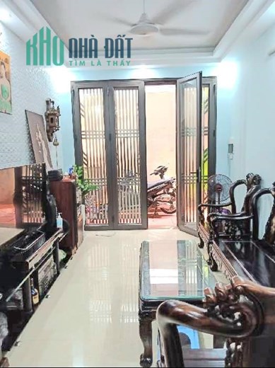 Bán nhà ngõ 515 Hoàng Hoa Thám, Ba Đinh, 31m2, 5 tầng, tặng nội thất, giá 4.35 tỷ