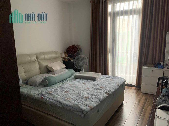 Bán Nhà 4 Tầng, Nội Thất đồ gỗ xịn sò, dân cư sầm uất nhất nhì Quận 7
