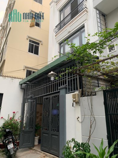 Bán Nhà 4 Tầng, Nội Thất đồ gỗ xịn sò, dân cư sầm uất nhất nhì Quận 7