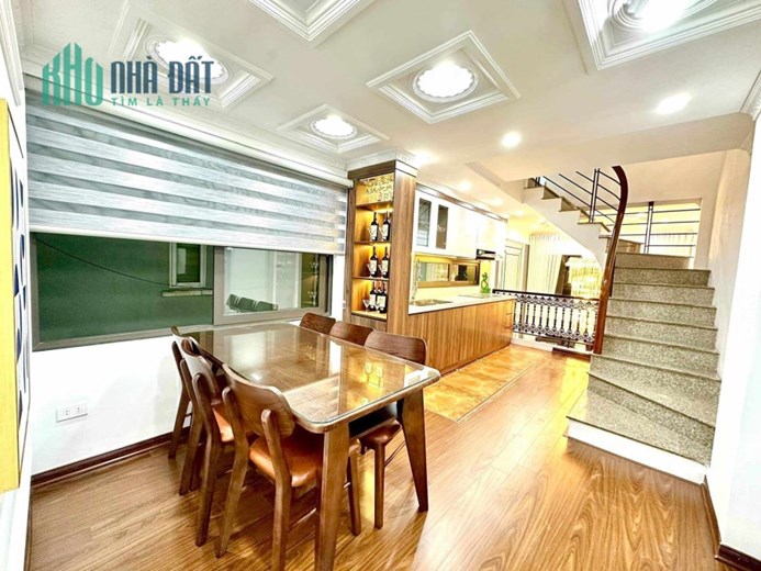 Giáp Nhất, Thanh Xuân, đẹp như cung Vua, nội thất tiền tỷ, 36m2 5T chỉ 6 tỷ 5