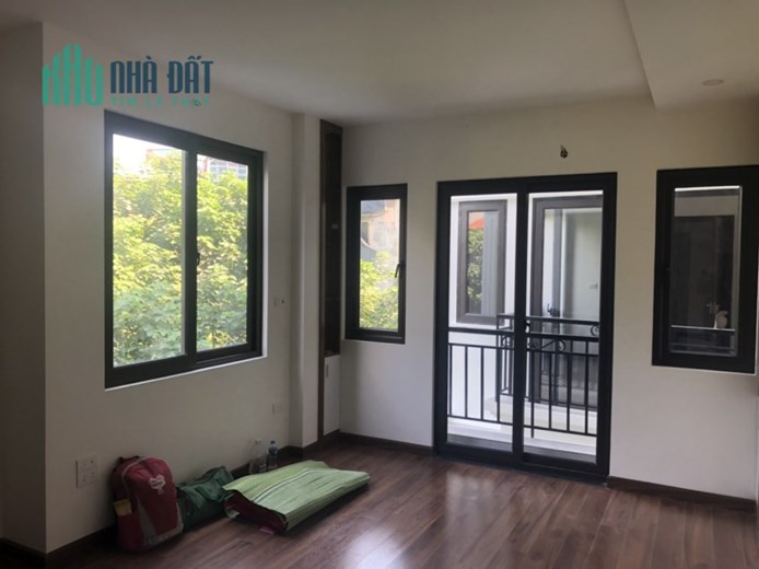 Chính chủ cần bán nhà phân lô ngõ 343 Phố Đội Cấn dt 35m² x 5 t mt 4,7 m giá 5 tỷ