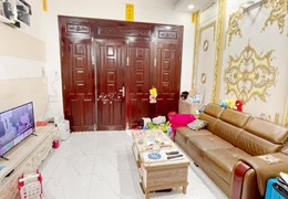 Xuất cảnh, giảm 900 triệu, bán nhanh nhà HXH Phan Đăng Lưu, 5 tầng, vào ở ngay