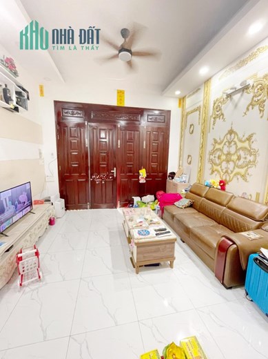 Xuất cảnh, giảm 900 triệu, bán nhanh nhà HXH Phan Đăng Lưu, 5 tầng, vào ở ngay