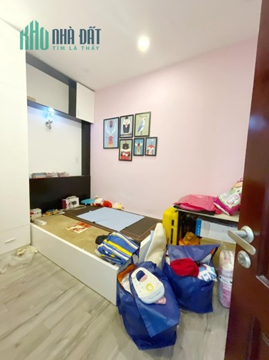 Xuất cảnh, giảm 900 triệu, bán nhanh nhà HXH Phan Đăng Lưu, 5 tầng, vào ở ngay