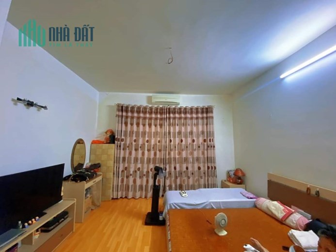 Bán gấp nhà Lê Quang Đạo, Phú Đô 40m2, 5 tầng, 4 ngủ ngõ nông rộng 4,5 tỷ