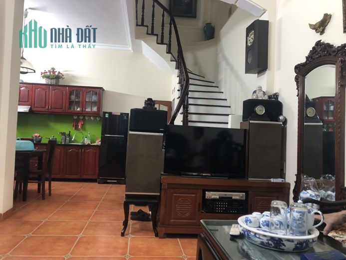 Bán nhanh nhà riêng Phố Tôn Đức Thắng gần ô tô lô góc 40m 4 tầng MT 5m hơn 4 tỷ LHCC.  0817606560