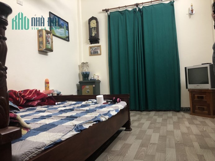 Bán nhanh nhà riêng Phố Tôn Đức Thắng gần ô tô lô góc 40m 4 tầng MT 5m hơn 4 tỷ LHCC.  0817606560