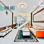 Bán Nhà CMT8 - Q10. 70m2 giá 4 tỷ, ĐANG CHO THUÊ 18tr/tháng, kinh doanh tốt. sổ riêng