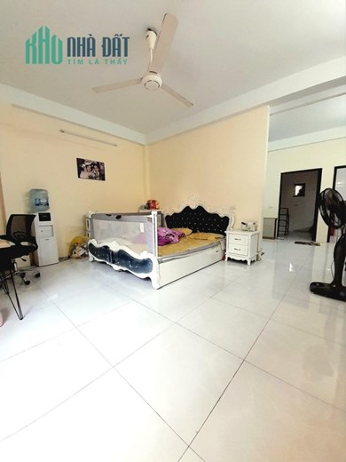 VÌ NỢ NGÂN HÀNG NÊN THA THIẾT MUỐN  BÁN 60M CÓ NHÀ 3 TẦNG TẠI THÀNH PHỐ TỪ SƠN
DT 60 M2 MT 5 M giá