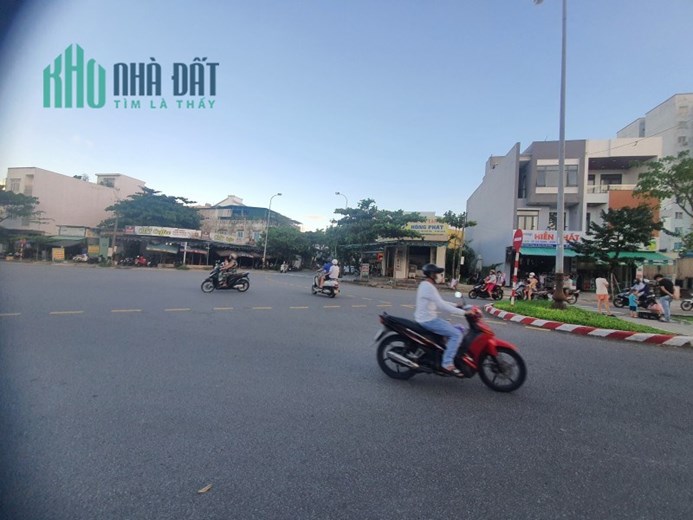 Bán gấp Lô đát cực hiểm Trần Thái Tông, sát biển Phạm Văn Đồng, đường 33m, nhỉnh 6 tỷ