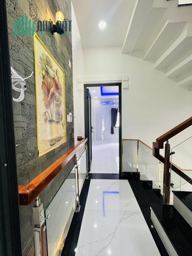 Ngợp!!! nhà Thái Thị Giữ Bà Điểm 5x20 4 tầng chỉ 3,3 tỷ Gọi: 0379371728