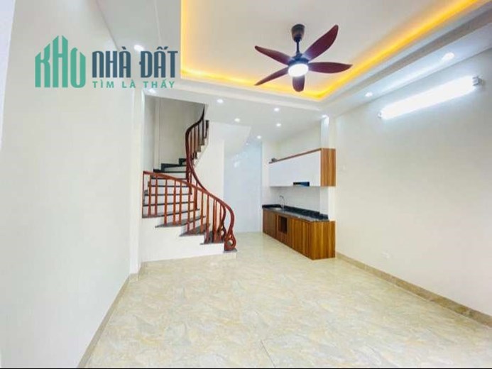 Nhà đẹp xây mới Ô Cách, Việt Hưng, 30m2x 5t, Đông Nam, gần chợ, sát phố 3 tỷ