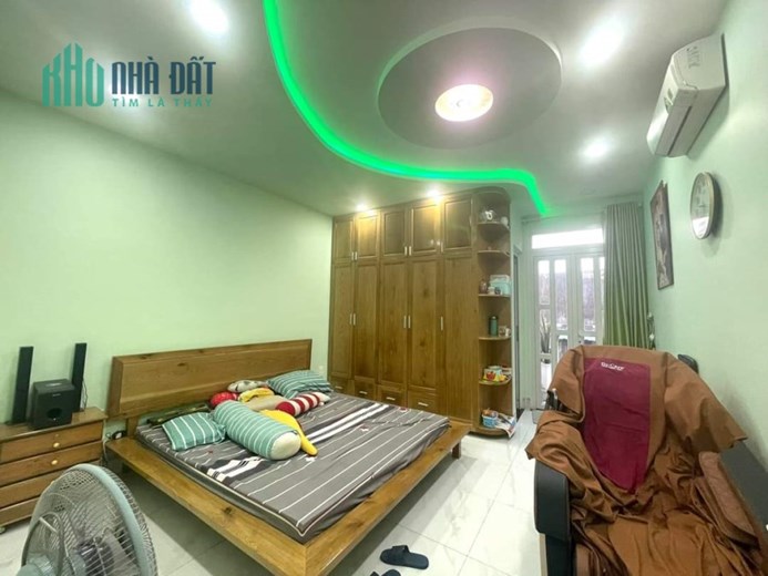 Bán Nhà Mặt Tiền Cộng Hòa, Víp Tân Bình, 153m2, 4 Tầng Mới, Dòng Tiền 25tr, Nhỉnh 20 Tỷ TL.