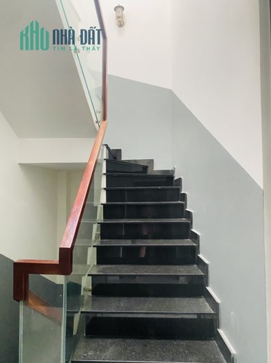 Bán Gấp Mặt Tiền Quận 3 - Khu Trung Tâm,Tiện Ở Và Kinh Doanh  - Ngang Lớn - Nở Hậu Tài Lộc.