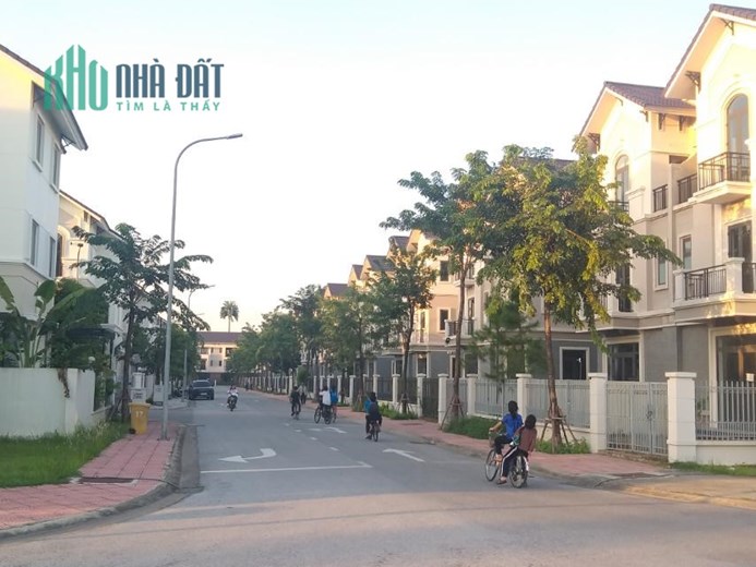 Với 6 tỷ sở hữu ngay Biệt thự nhà vườn 3 tầng Sát Quận Long biên - HN. Trên đường vành đai 3