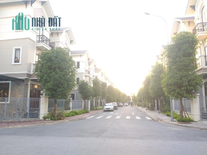 Với 6 tỷ sở hữu ngay Biệt thự nhà vườn 3 tầng Sát Quận Long biên - HN. Trên đường vành đai 3
