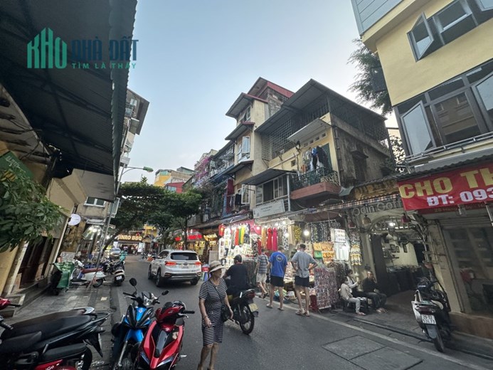 HOT!!!  Tôi chủ cần cho thuê mặt bằng kinh doanh tại phố 28 Hàng Giấy, Đồng Xuân, Hoàn Kiếm, HN
