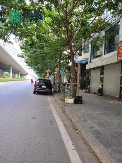 O9 2628 5559  Bán nhà mặt phố Phạm Văn Đồng 207m², 6 tầng, mt 20m, giá 62 tỷ Từ Liêm. Xem thoải mái