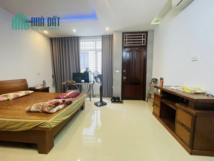 Nhỉnh 4 tỷ sở hữu nhà 5 tầng mới đẹp, gần ô tô đường Xuân Đỉnh