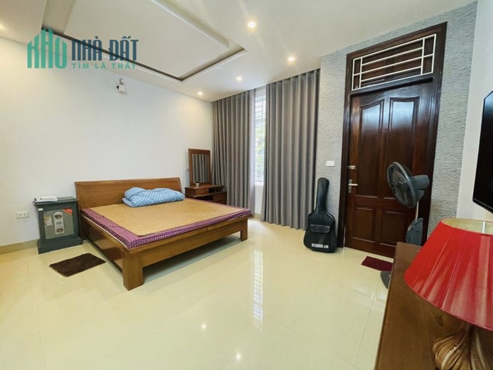 Nhỉnh 4 tỷ sở hữu nhà 5 tầng mới đẹp, gần ô tô đường Xuân Đỉnh