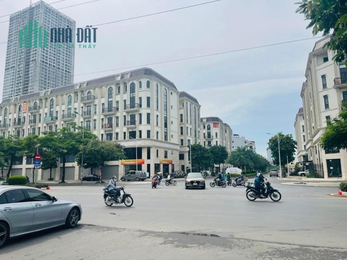 Đất Vạn Phúc, Ô Tô Đỗ Cửa, 43m Mặt Tiền Rộng 5m, Chỉ 4.X Tỷ