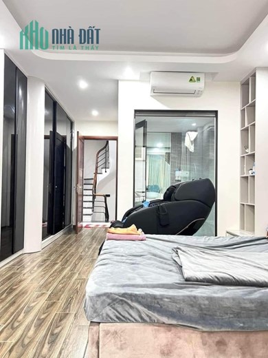Bán Nhà Trân Duy Hưng - Lô Góc 3 Thoáng, Có Thang Máy