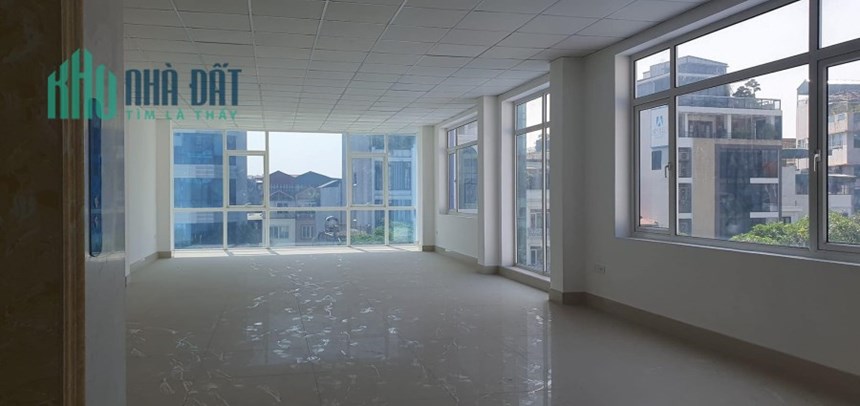toà nhà lô góc mặt phố Nguyễn Văn Cừ, 148m x 9tầng, mặt tiền 6.5m, vỉa hè, thông sàn