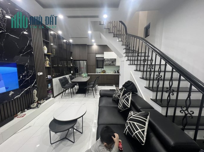 Bán nhà Láng Hạ 40m², 5 tầng, MT 4.4m, giá 6.9 tỷ Đống Đa Xem thoải mái miễn phí & mua gọi ngay O9