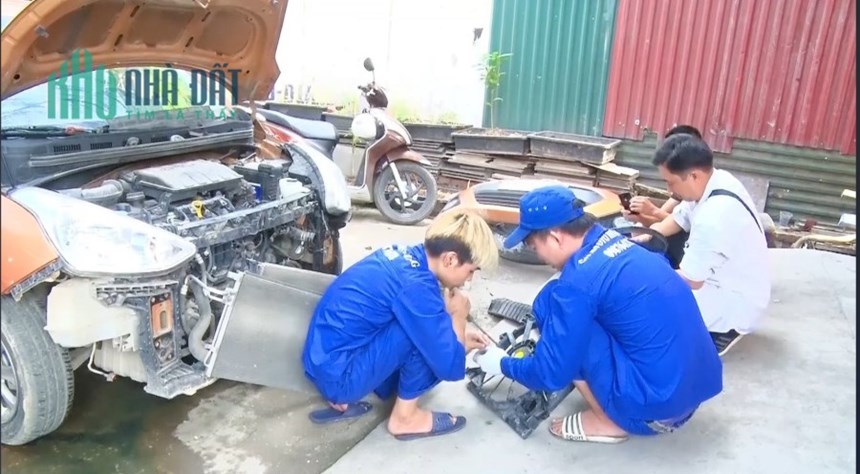 Gara ô tô Hùng Cường - đường Nam  Đuống , gần bãi xe 24h , phường Thượng Thanh, quận Long Biên, Hà
