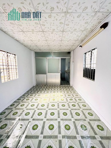 Nhà Quận 2 giá chỉ 2 tỷ 490 triệu.