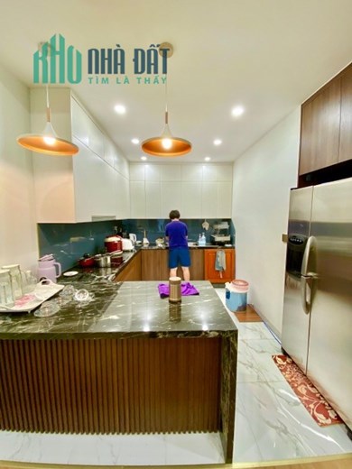 Bán Gấp nhà Mặt phố Trung Tâm Cầu Giấy - Vỉa hè rộng - Văn Phòng - KD - 105m x 4 Tầng