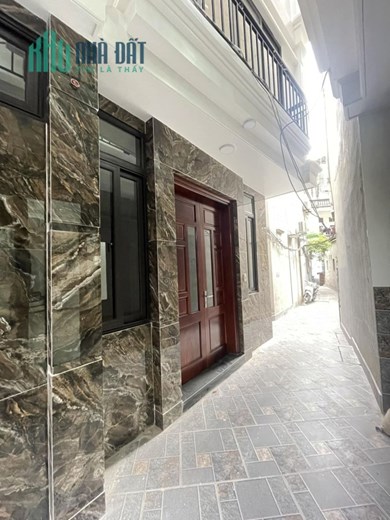 Bán lô 7 căn nhà xây mới Đội Cấn, 30m2-36m2, giá từ 5,15 tỷ - 5,65 tỷ.