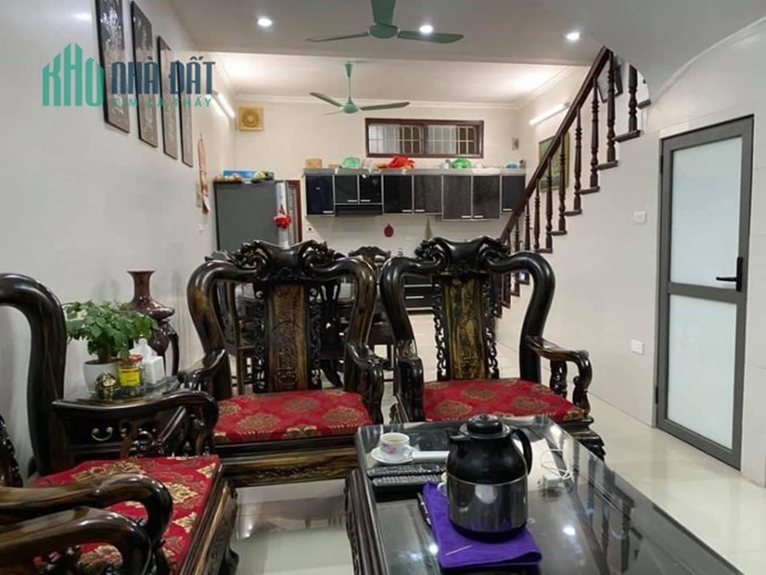 Bán nhà phố Hoàng Cầu, phân lô vip, 2 mặt ngõ, nhà đẹp, dân trí cao, 56m, 6.8 tỷ