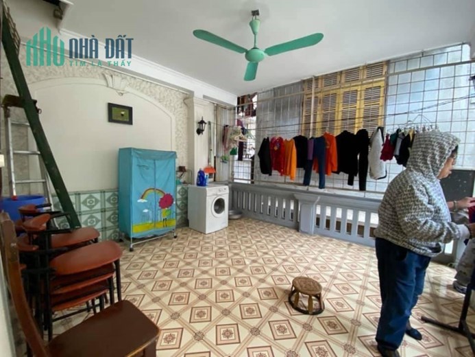 Bán nhà phố Hoàng Cầu, phân lô vip, 2 mặt ngõ, nhà đẹp, dân trí cao, 56m, 6.8 tỷ
