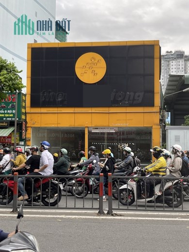 Nhà 2 tầng MTKD ngang 9,5m Đường 3/2 gần Vạn Hạnh Mall